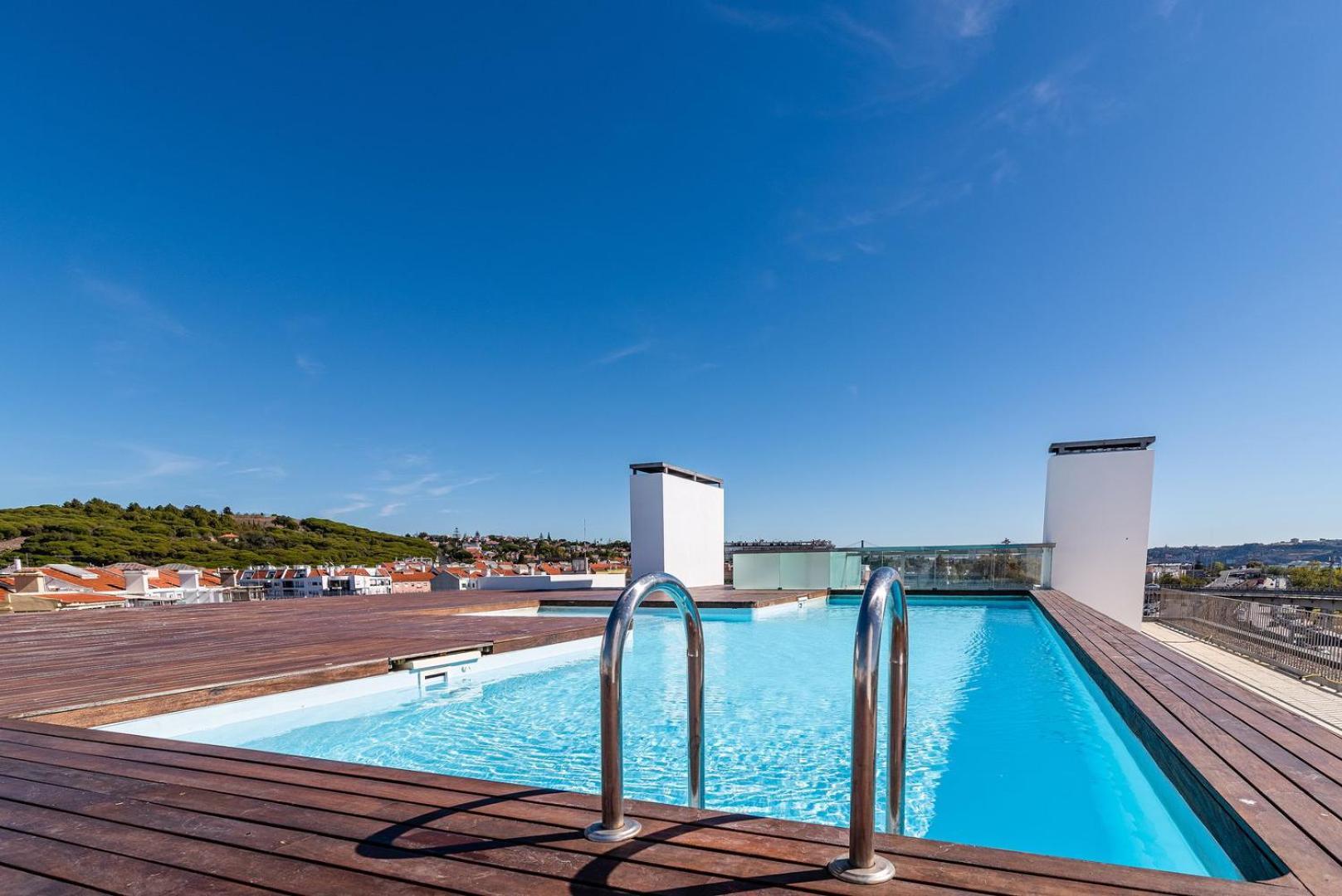 Guestready - Alges Apt With Stunning Rooftop Pool Apartment Exterior photo